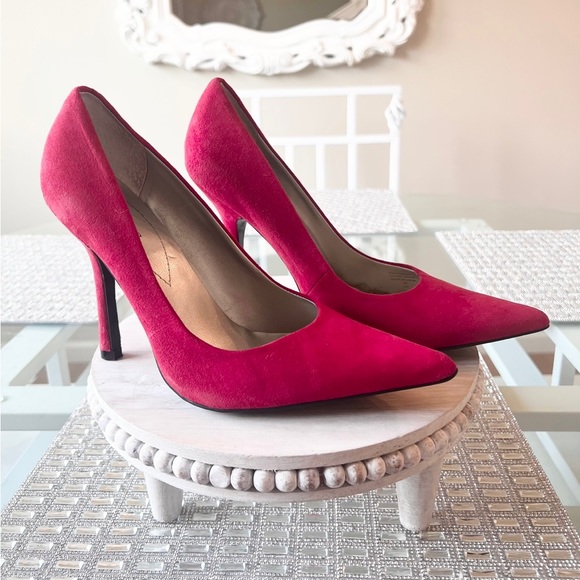 ❤️ CHERRY RED Suede Guess Pumps 7M - Picture 2 of 9